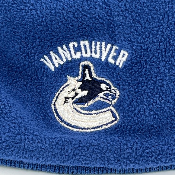 Vancouver Canucks Reversible Beanie - Picture 9 of 9